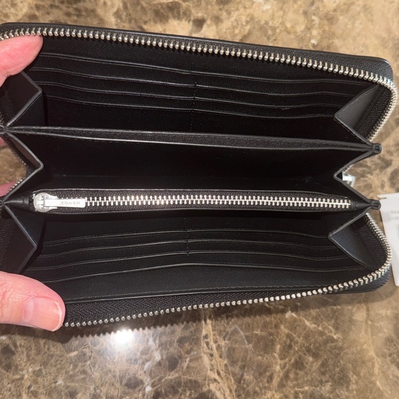 Coach Women's Essential Accordion Zip Wallet, Black, NWT - Picture 10 of 11